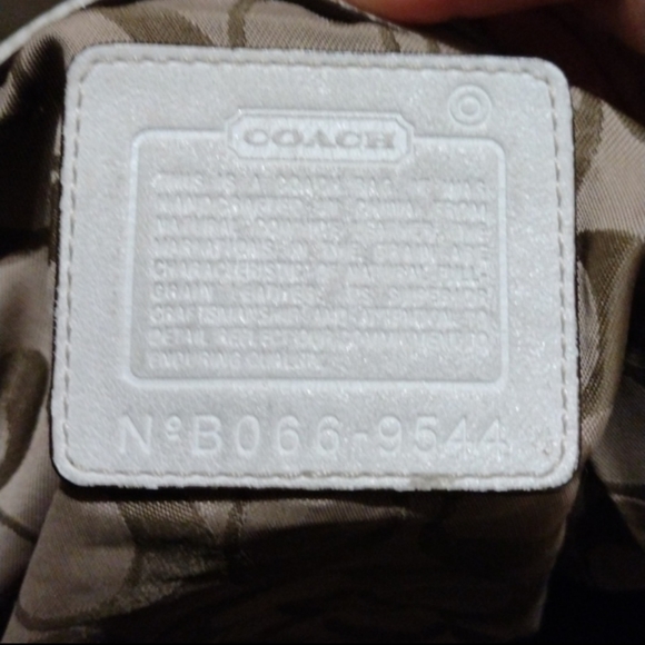 Coach all leatherB066-9544 off white cream buckle strap Soho satchel tote - Picture 6 of 11